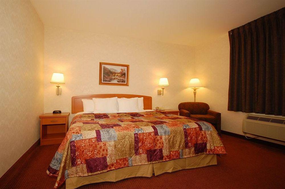 Sleep Inn & Suites Lake Of The Ozarks Camdenton Εξωτερικό φωτογραφία