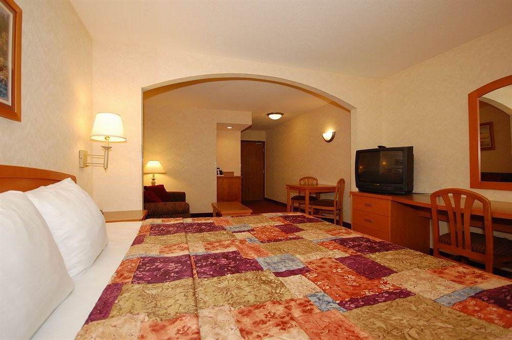 Sleep Inn & Suites Lake Of The Ozarks Camdenton Εξωτερικό φωτογραφία
